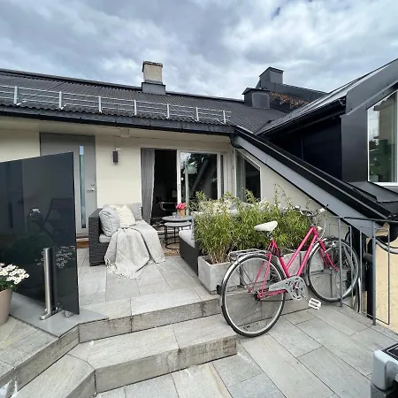Sentral loftsleilighet med solfylt utetplass Oslo