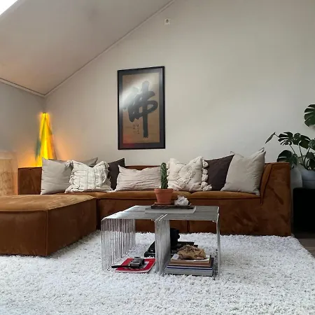 Sentral Loftsleilighet Med Solfylt Utetplass Apartment