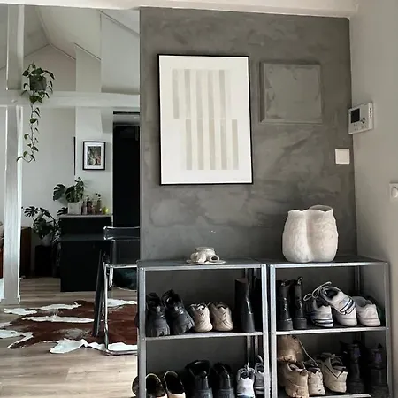 Sentral Loftsleilighet Med Solfylt Utetplass *