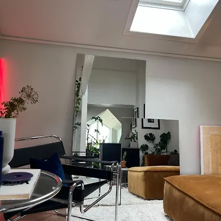 Sentral Loftsleilighet Med Solfylt Utetplass